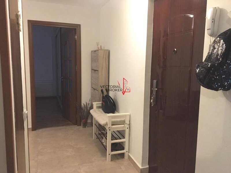 Colentina, Maior Vasile Bacila, apartament decomandat, et. 1/4, reabilitat.